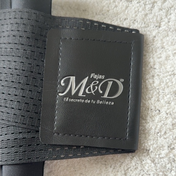 M & D Black Shapewear Waist Cincher - Picture 9 of 10